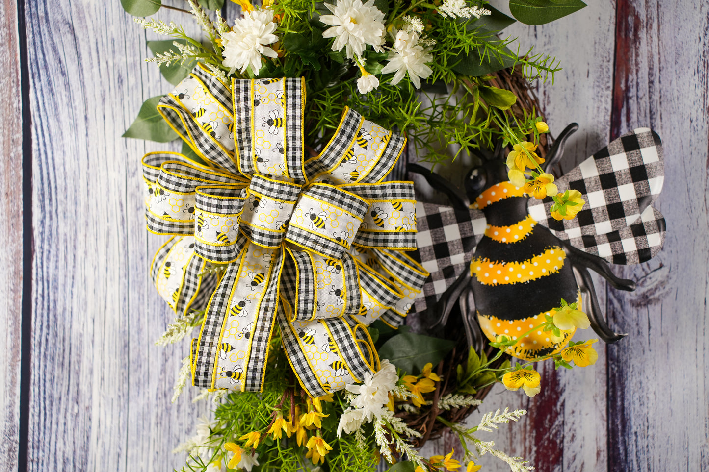 Busy Bee Medium Everyday Wreath